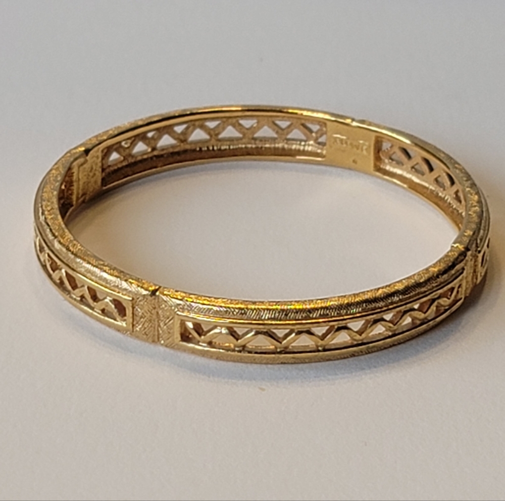 Monet RARE Bangle / Gold Gilded Look / Goldtone, Vintage, Estate, Size 8